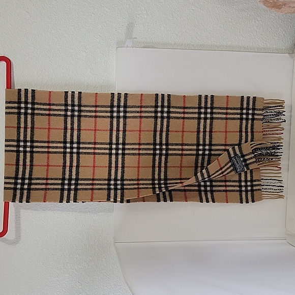 Vintage Burberry Check 100% LAMBSWOOL Scarf - Picture 1 of 6
